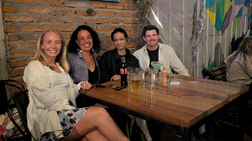 Huara students practicing Spanish at a bar